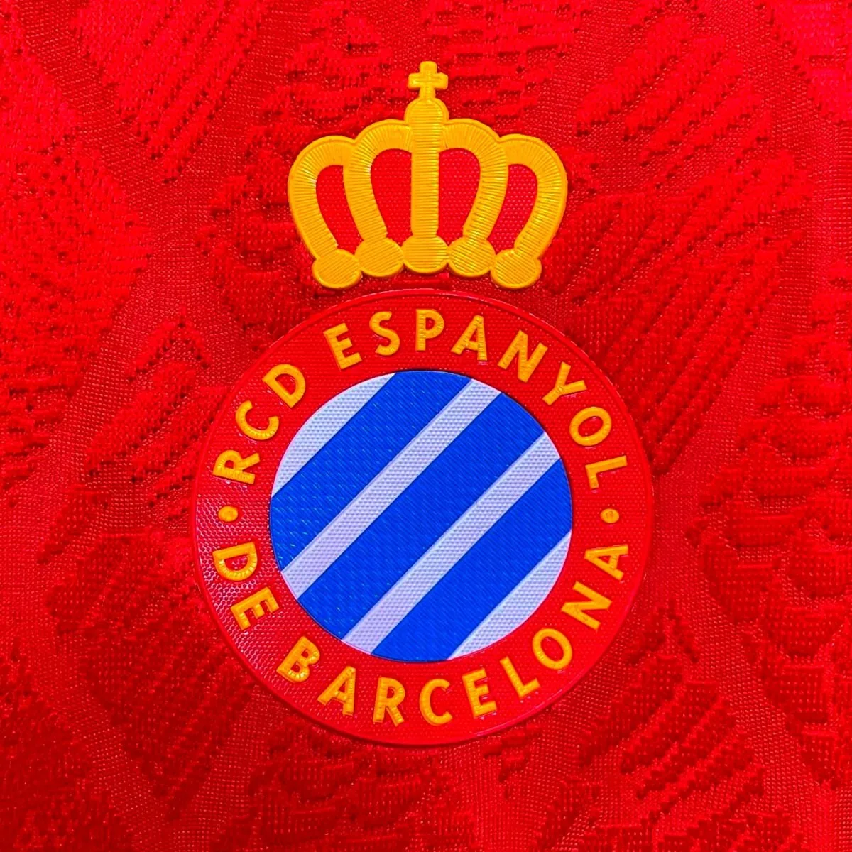 Camiseta RCD Espanyol barata 2026/27 segunda equipación (detalle del escudo)